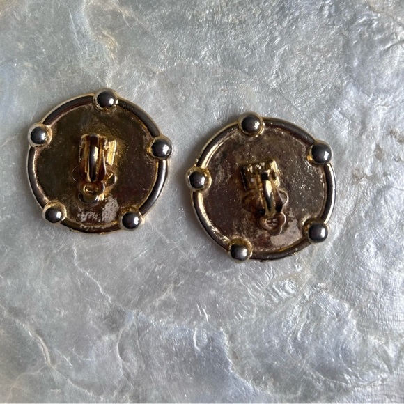 CHANEL vintage CC Logo earrings - Picture 2 of 9